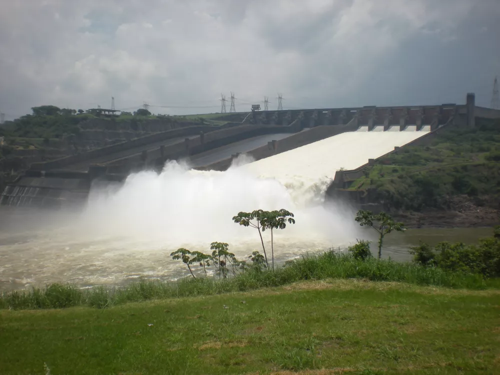 Itaipu hydroelectric power station in action