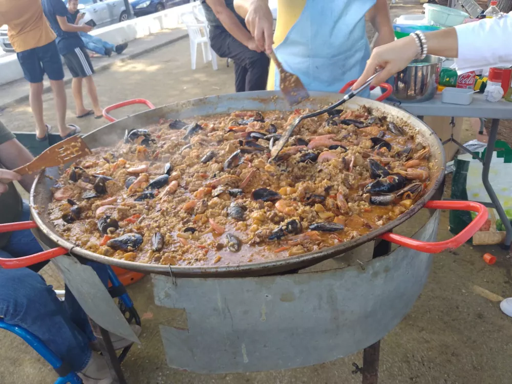 Street paella