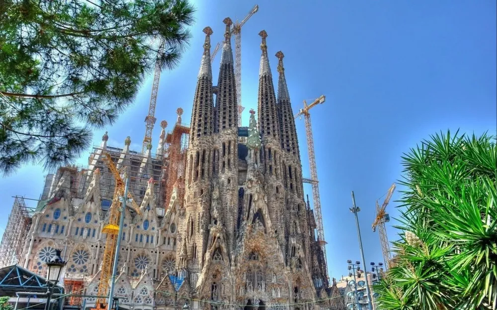 Stále nedokončená La Sagrada Familia