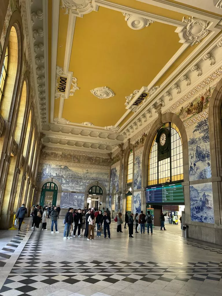 Railway station Sao Bento