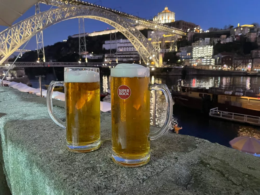 Místní pivo Super bock